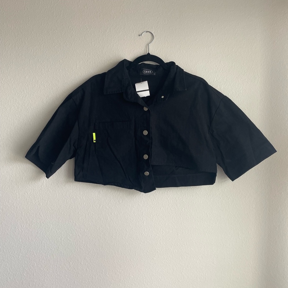 Cider | Asymmetrical Cropped Button Down Shirt